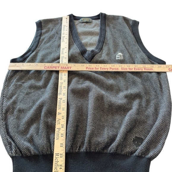 VTG Descente Golf  100% Cotton Gray & Black Sweater Vest
Kurt Cobain Mr Rodgers - Picture 5 of 10